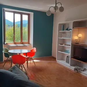 Tuscany, Pontremoli, Italy Swallows Court Lovely Sleeps 2 To 4 People Appartamento
