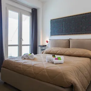 https://overseas-261.palermohotels.org